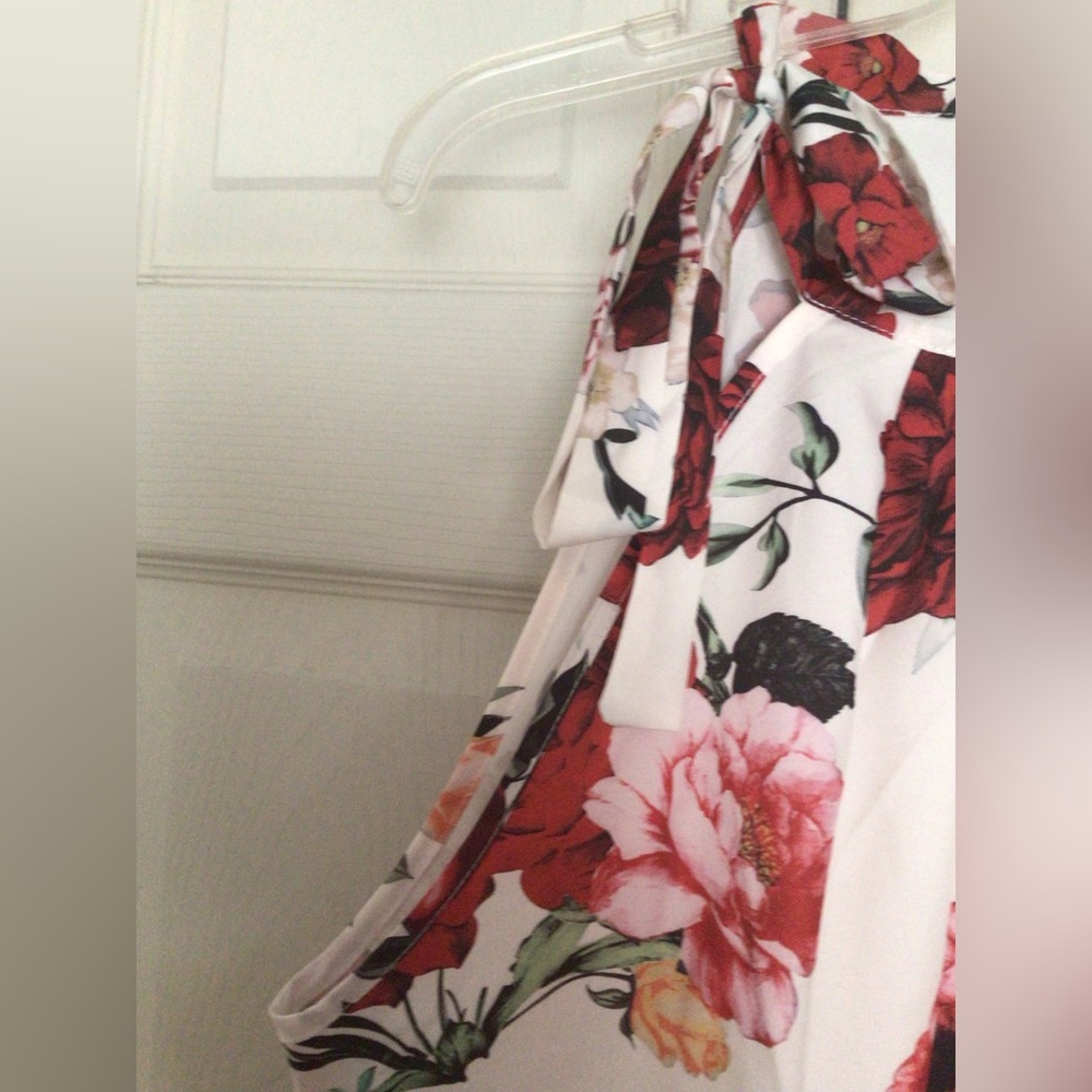 Floral Halter Top - Picture 5 of 7